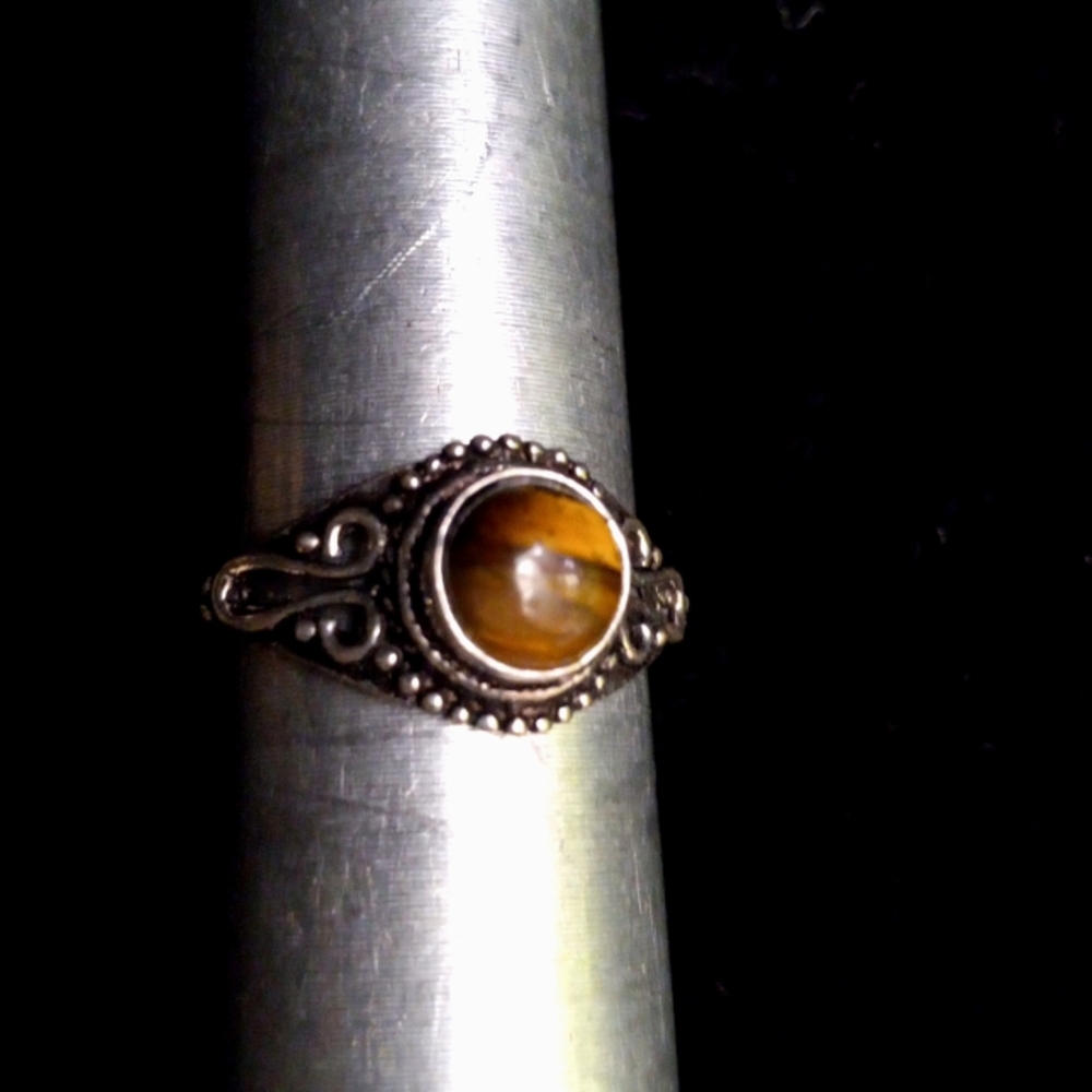 125 Tiger Eye Silver Gemstone Ring size 9 stamped 925 shipping sale